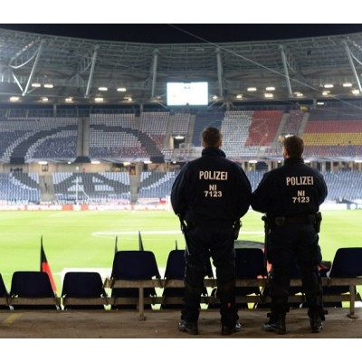 МВД ФРГ: количество сведений о возможности теракта на матче в Ганновере росло
