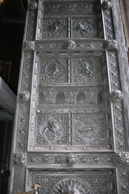 Дверь в Кельский собор