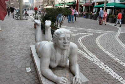 Женщина памятник Франкфурт